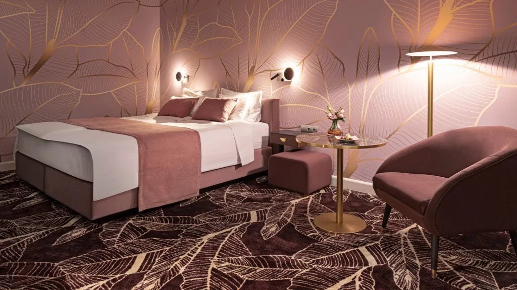 Spirit Hotel — Ötcsillagos szálloda felújítása